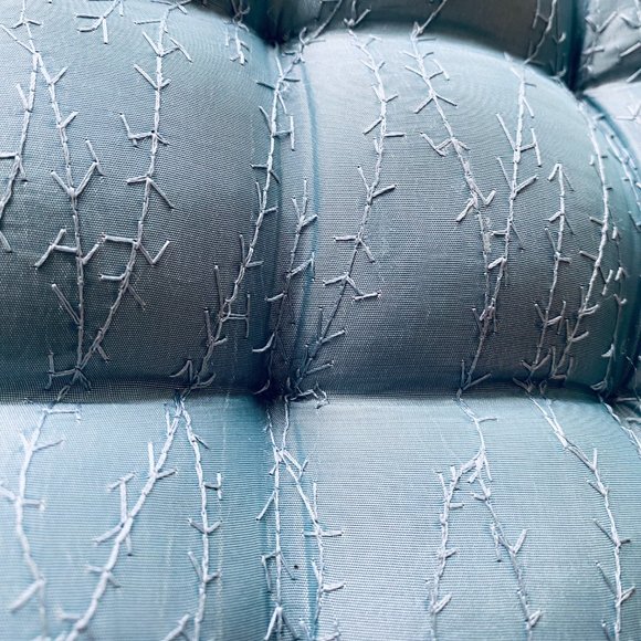 Pier 1 CHAIR SEAT CUSHION SET OF 2 TUFTED w TIES AS IS - Picture 3 of 5